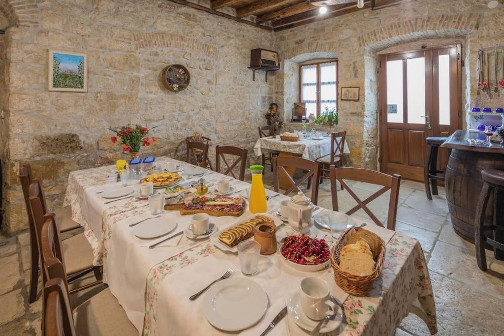 Rural Apartments Ritossa Vizinada Ngoại thất bức ảnh